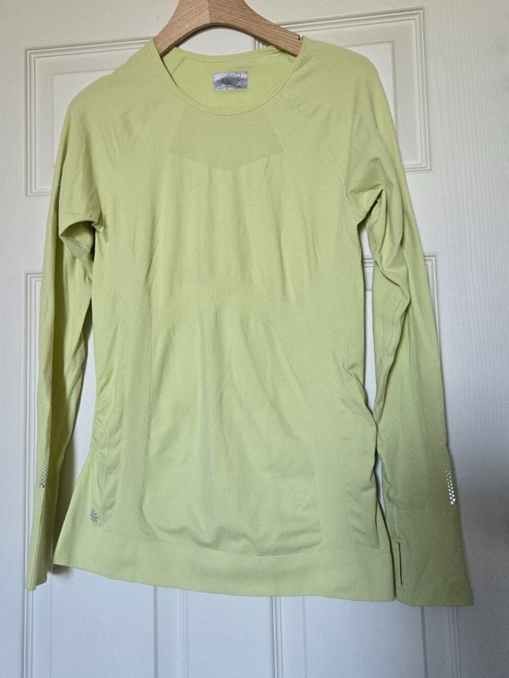 Athleta Women's Momentum Seamless Long-Sleeve Top in Light Lime - Size Large